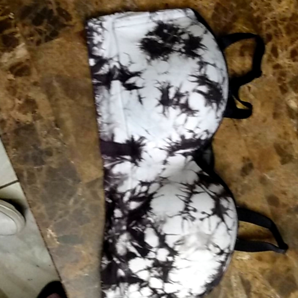 Tie-dye black and white sports bra.
